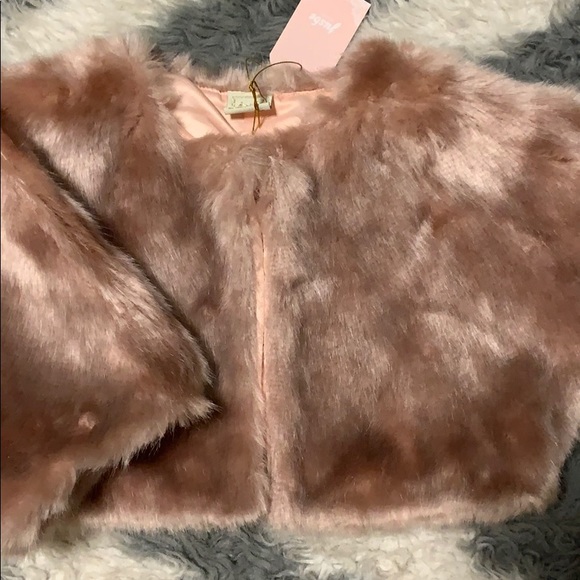 Fur Shawl - Picture 2 of 2